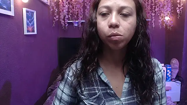 Snapshot of monik299 chatting on May 16, 1:10 pm monik299 online show from May 16, 1:10 pm