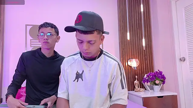 Dante-Axel online show from April 28, 12:21 pm