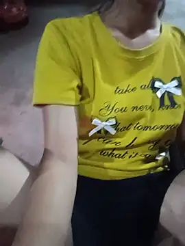 Snapshot of Rosie_LoveUU chatting on May 27, 10:51 pm Rosie LoveUU online show from May 27, 10:51 pm