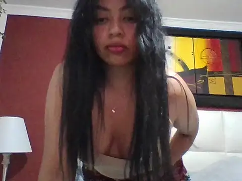 JINNLUNA online show from April 26, 11:35 pm