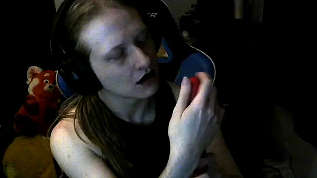 CutieBite online show from April 27, 9:40 am