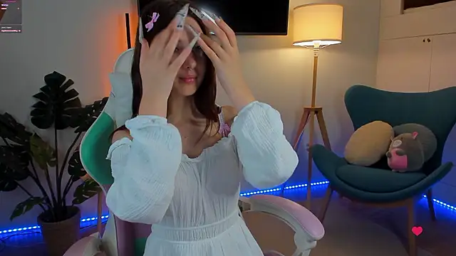 Kira Moonnn online show from July 3, 2:12 pm