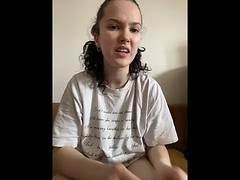 Snapshot of d0p34ng3l chatting on May 7, 7:47 am d0p34ng3l online show from May 7, 7:47 am