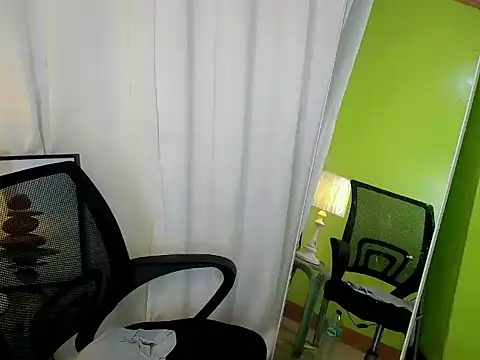 Snapshot of Ms_Aicaxxx chatting on June 10, 10:25 am Ms Aicaxxx online show from June 10, 10:25 am