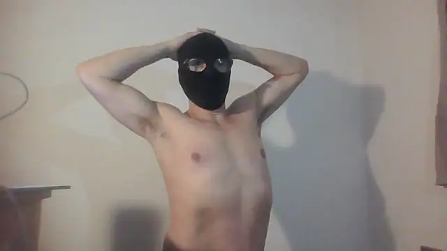 Snapshot of maskedilf chatting on April 26, 2:42 am maskedilf online show from April 26, 2:42 am