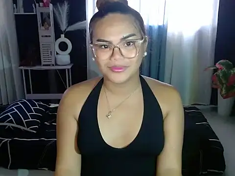 Snapshot of Kendallfoxx chatting on April 26, 4:10 am Kendallfoxx online show from April 26, 4:10 am