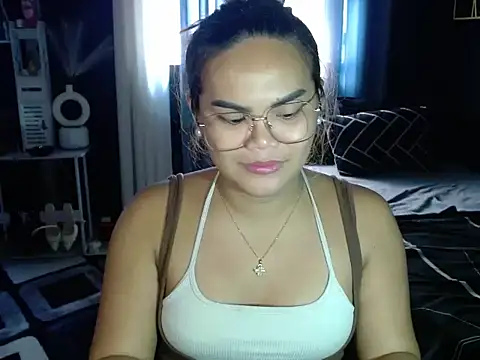 Snapshot of Kendallfoxx chatting on May 9, 12:27 am Kendallfoxx online show from May 9, 12:27 am