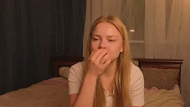 Snapshot of LavonaMadlem chatting on June 3, 9:20 pm LavonaMadlem online show from June 3, 9:20 pm