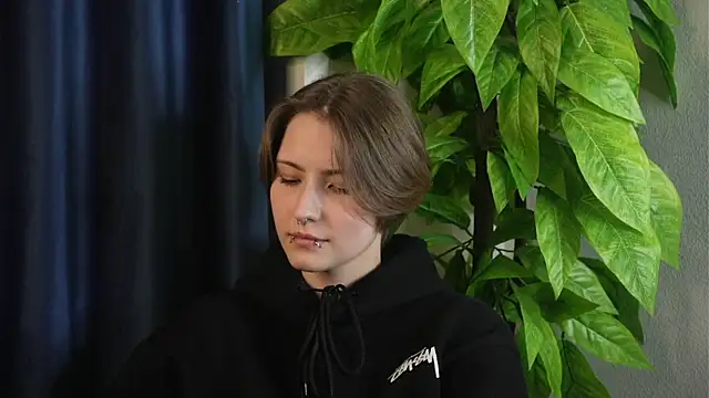 Snapshot of PalmiraHoyman chatting on April 24, 3:47 pm PalmiraHoyman online show from April 24, 3:47 pm
