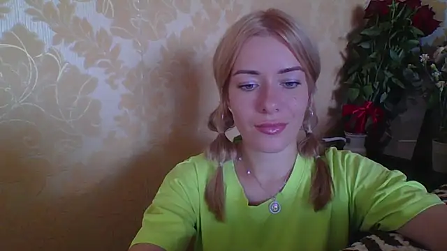 Softy Aura  online show from July 7, 1:15 pm