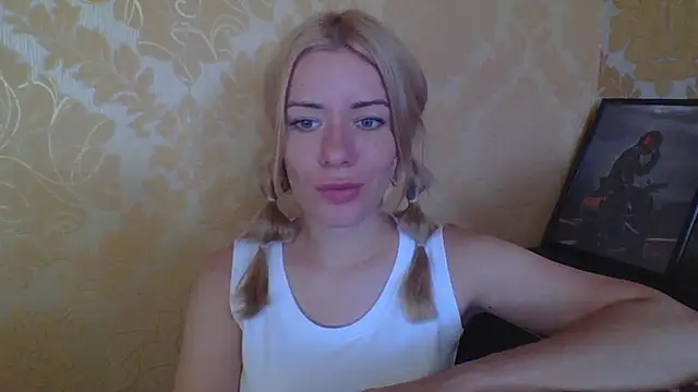 Softy Aura  online show from July 14, 1:39 pm