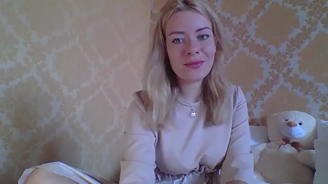 Softy Aura  online show from July 25, 9:07 am