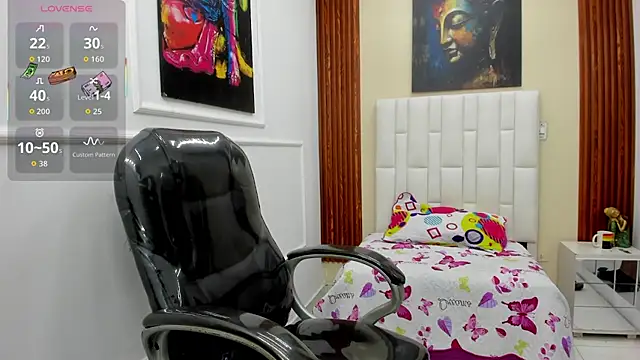 Snapshot of Alice_bensoon chatting on June 5, 2:23 pm Alice bensoon online show from June 5, 2:23 pm