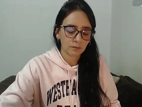 Snapshot of ASHLEYLOVE11 chatting on July 22, 1:25 pm ASHLEYLOVE11 online show from July 22, 1:25 pm