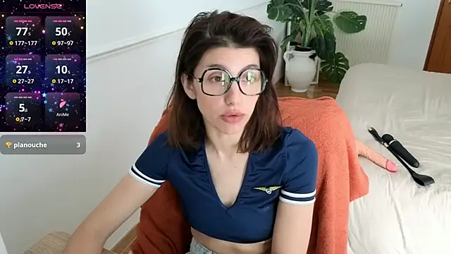Snapshot of charlieangella chatting on May 7, 6:52 am charlieangella online show from May 7, 6:52 am