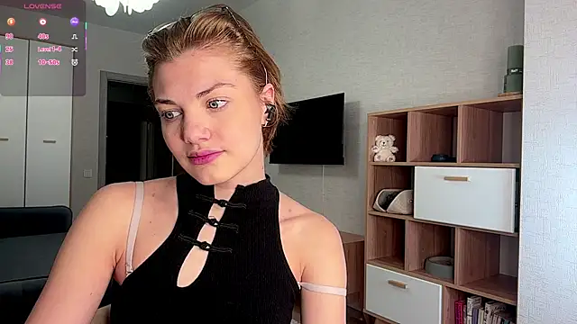 LinaFlamie online show from July 17, 10:00 am