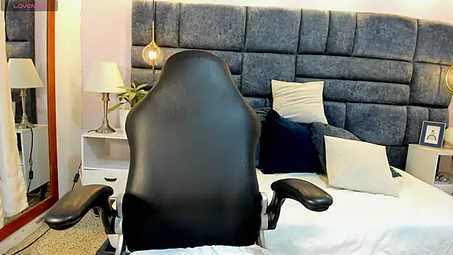 Snapshot of chloe_rhoades chatting on July 9, 9:52 pm chloe rhoades online show from July 9, 9:52 pm