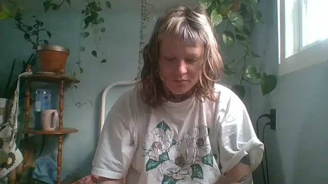 Snapshot of RosieSwitchBitch chatting on May 19, 11:05 am RosieSwitchBitch online show from May 19, 11:05 am