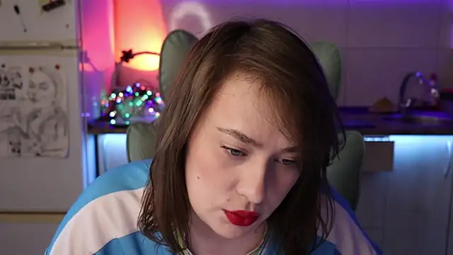 Snapshot of BettyRussian chatting on May 29, 2:48 pm BettyRussian online show from May 29, 2:48 pm