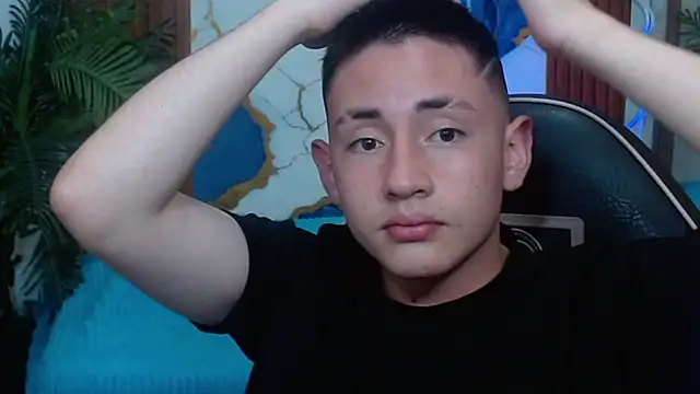 Snapshot of Andres_Tay chatting on April 25, 2:25 am Andres Tay online show from April 25, 2:25 am