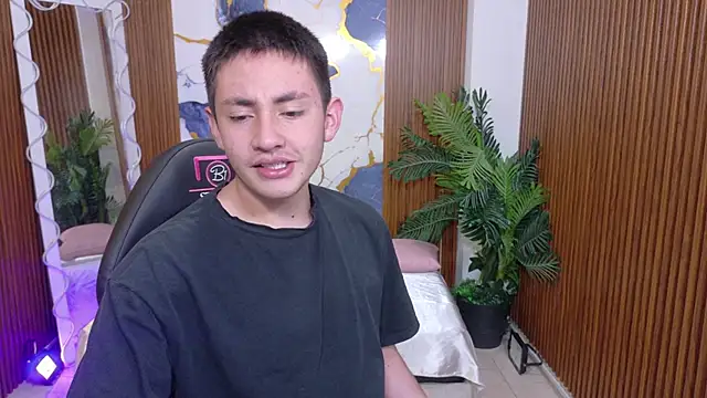 Snapshot of Andres_Tay chatting on June 5, 2:29 am Andres Tay online show from June 5, 2:29 am