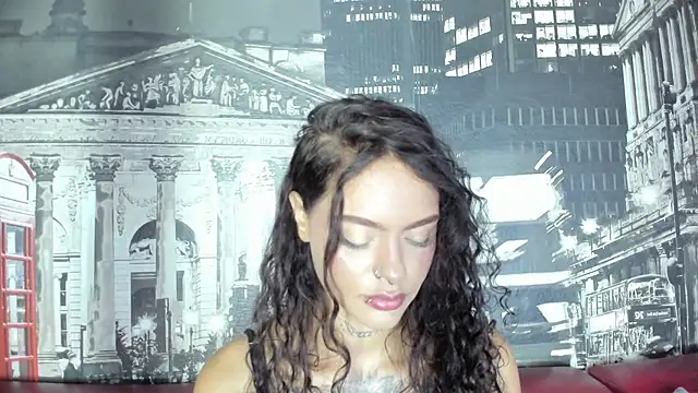 Snapshot of Caroline420_ chatting on June 21, 3:47 pm Caroline420 online show from June 21, 3:47 pm