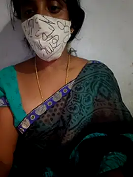 Snapshot of Tamil_Hot_HoneyBee chatting on May 5, 2:03 pm Tamil Hot HoneyBee online show from May 5, 2:03 pm