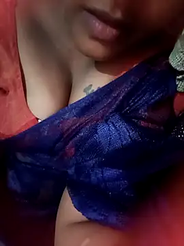 Snapshot of Tamil_Hot_HoneyBee chatting on May 25, 3:56 am Tamil Hot HoneyBee online show from May 25, 3:56 am