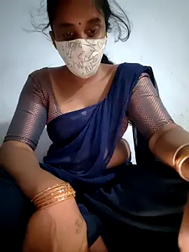 Snapshot of Tamil_Hot_HoneyBee chatting on June 13, 4:32 am Tamil Hot HoneyBee online show from June 13, 4:32 am