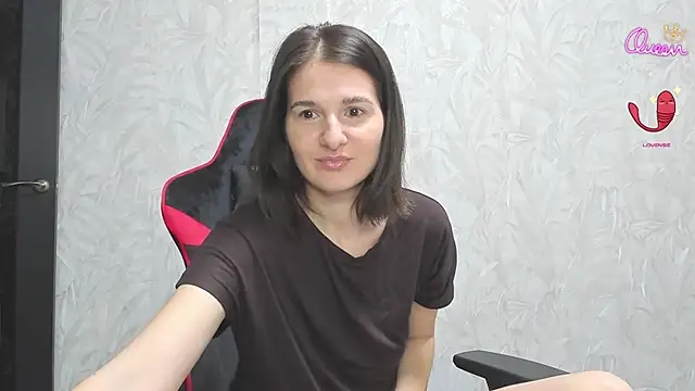 Snapshot of KetrinaEll chatting on May 15, 5:25 am KetrinaEll online show from May 15, 5:25 am
