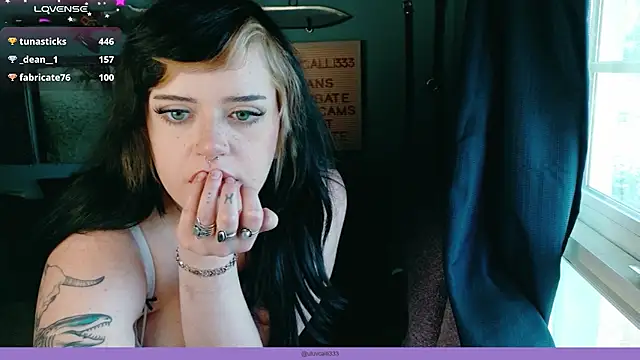 uluvcalli333 online show from July 21, 7:38 pm