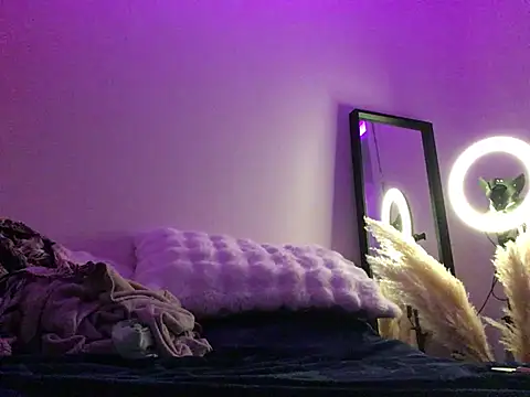 Snapshot of claraxloveuse chatting on June 2, 8:11 pm claraxloveuse online show from June 2, 8:11 pm