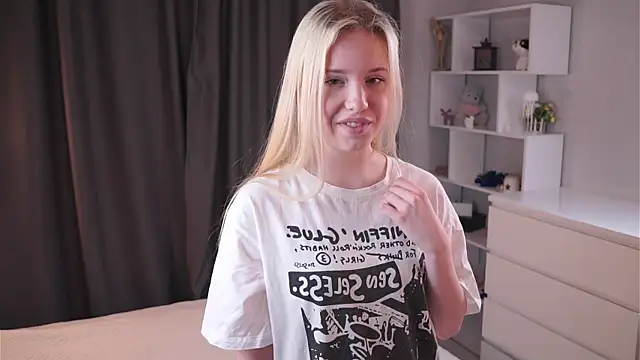 Sweet Love Lily online show from April 27, 7:12 pm