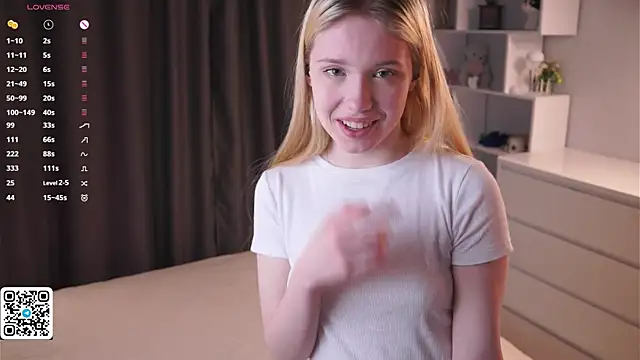Snapshot of Sweet_Love_Lily chatting on May 26, 8:27 pm Sweet Love Lily online show from May 26, 8:27 pm