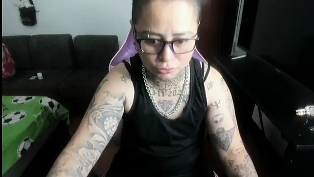 romina23 online show from May 7, 10:37 pm