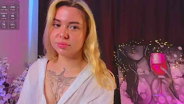 AveriRigby online show from May 9, 7:24 am