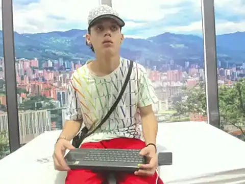 AxelAndCloe online show from August 3, 8:01 pm