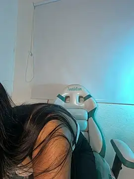 Arianna Toro  online show from August 5, 5:16 pm