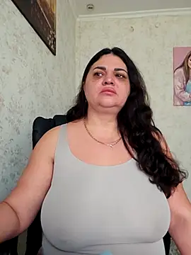 Snapshot of -CUTE-EVVIL- chatting on May 10, 6:29 am -CUTE-EVVIL- online show from May 10, 6:29 am