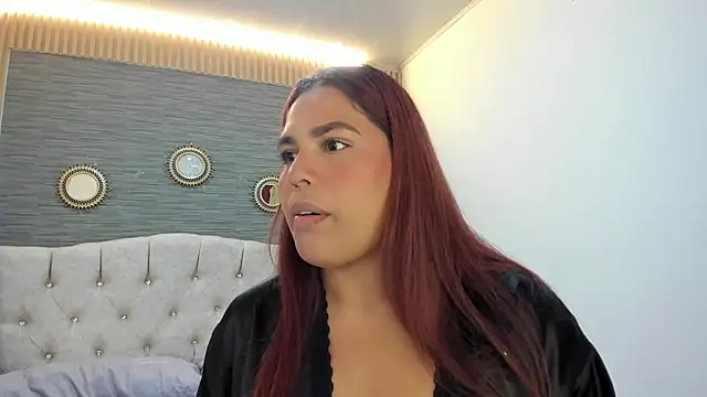 Snapshot of SamyandAllison chatting on July 2, 8:26 pm SamyandAllison online show from July 2, 8:26 pm