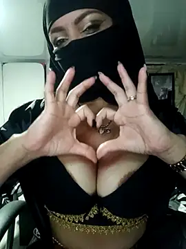 nadia  abaud online show from March 10, 11:27 pm