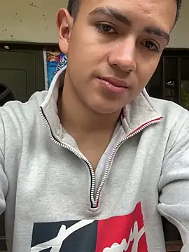 Snapshot of santiagoo_madrid chatting on April 25, 4:48 pm santiagoo madrid online show from April 25, 4:48 pm