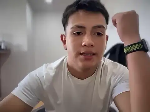 Snapshot of santiagoo_madrid chatting on July 8, 7:51 pm santiagoo madrid online show from July 8, 7:51 pm