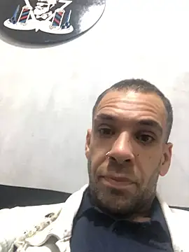 justef09 online show from May 15, 9:22 pm