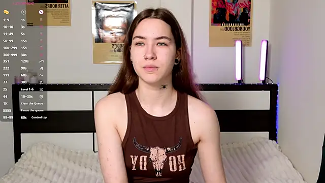 Snapshot of EvaAndLuna chatting on June 3, 11:10 pm EvaAndLuna online show from June 3, 11:10 pm