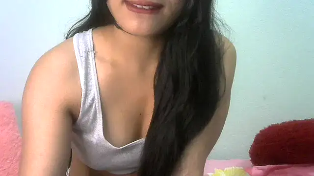 Snapshot of sharmeeli_sima chatting on June 16, 6:27 am sharmeeli sima online show from June 16, 6:27 am