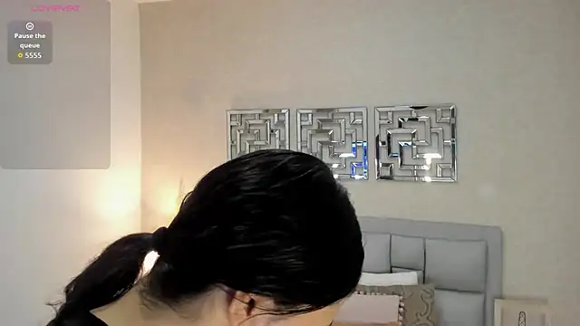 sofia  thompson online show from May 16, 12:07 am