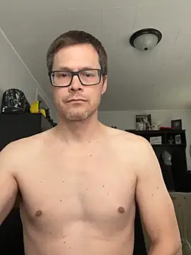 Snapshot of dadbod847364 chatting on May 5, 8:28 pm dadbod847364 online show from May 5, 8:28 pm