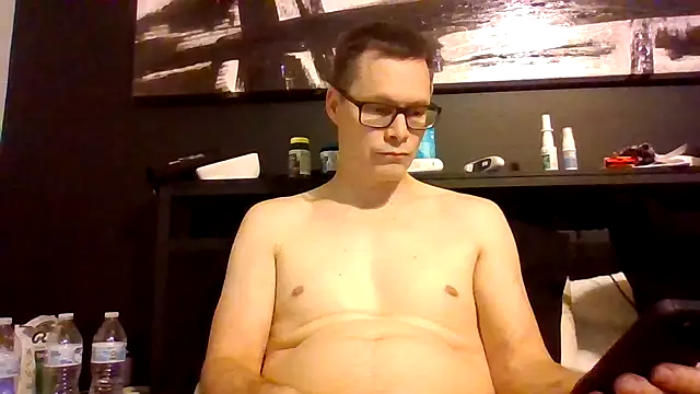 Snapshot of dadbod847364 chatting on May 23, 8:35 pm dadbod847364 online show from May 23, 8:35 pm