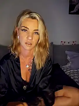 Snapshot of Amazing_Bella chatting on May 12, 7:44 pm Amazing Bella online show from May 12, 7:44 pm